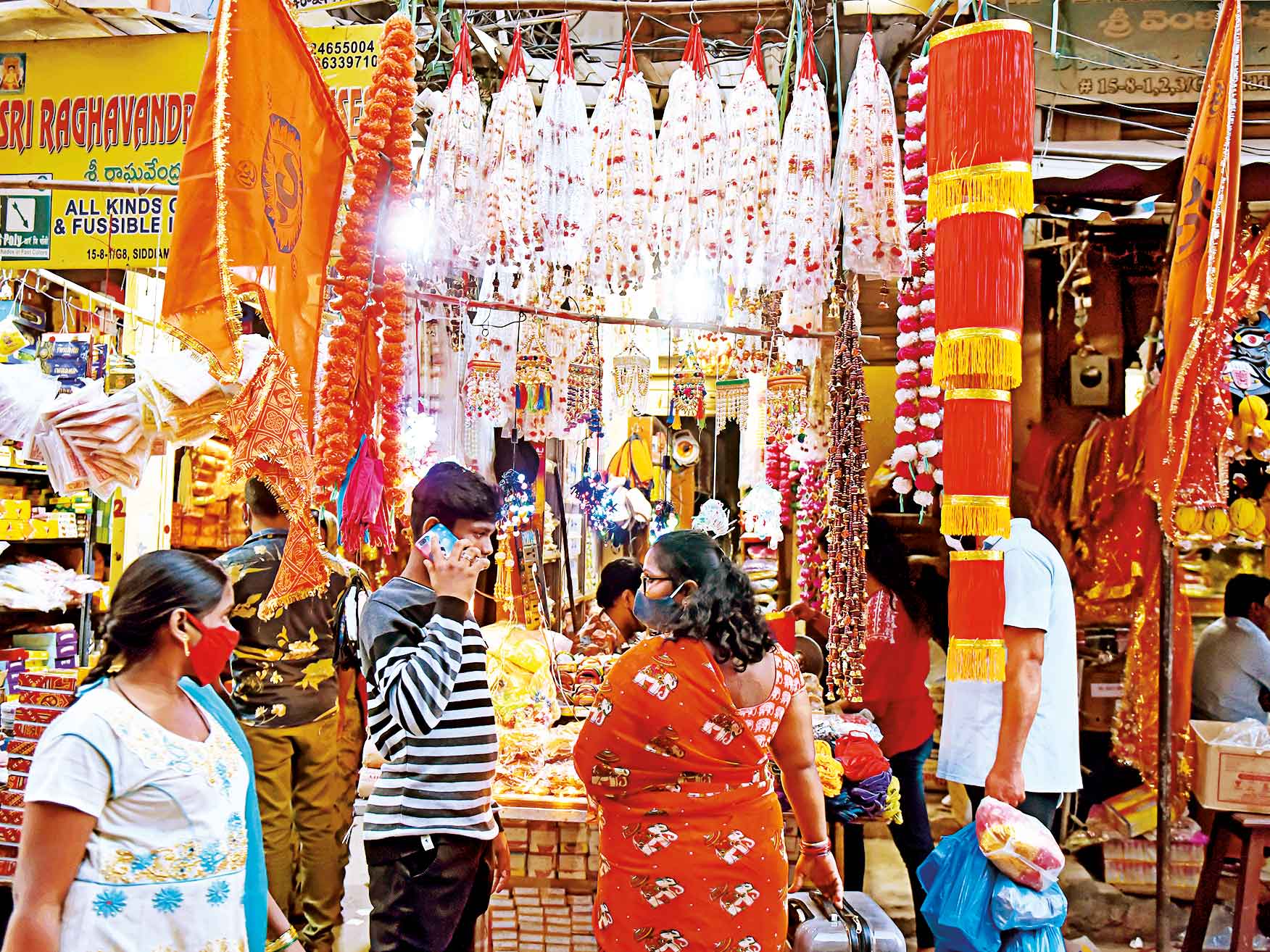 Diwali 2020 Hyderabadis Are Back To The Markets For Diwali Shopping Hyderabad News Times Of 1851