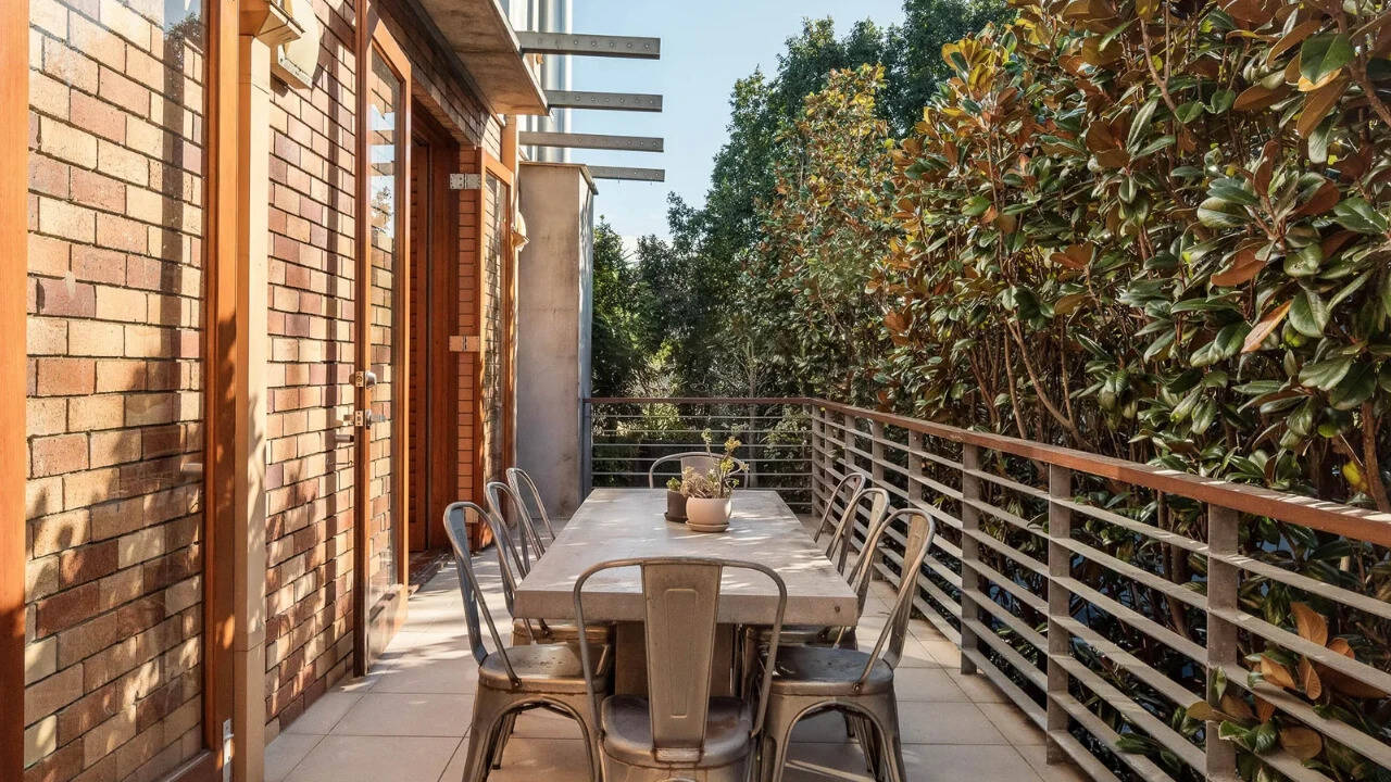 Th outdoor dining