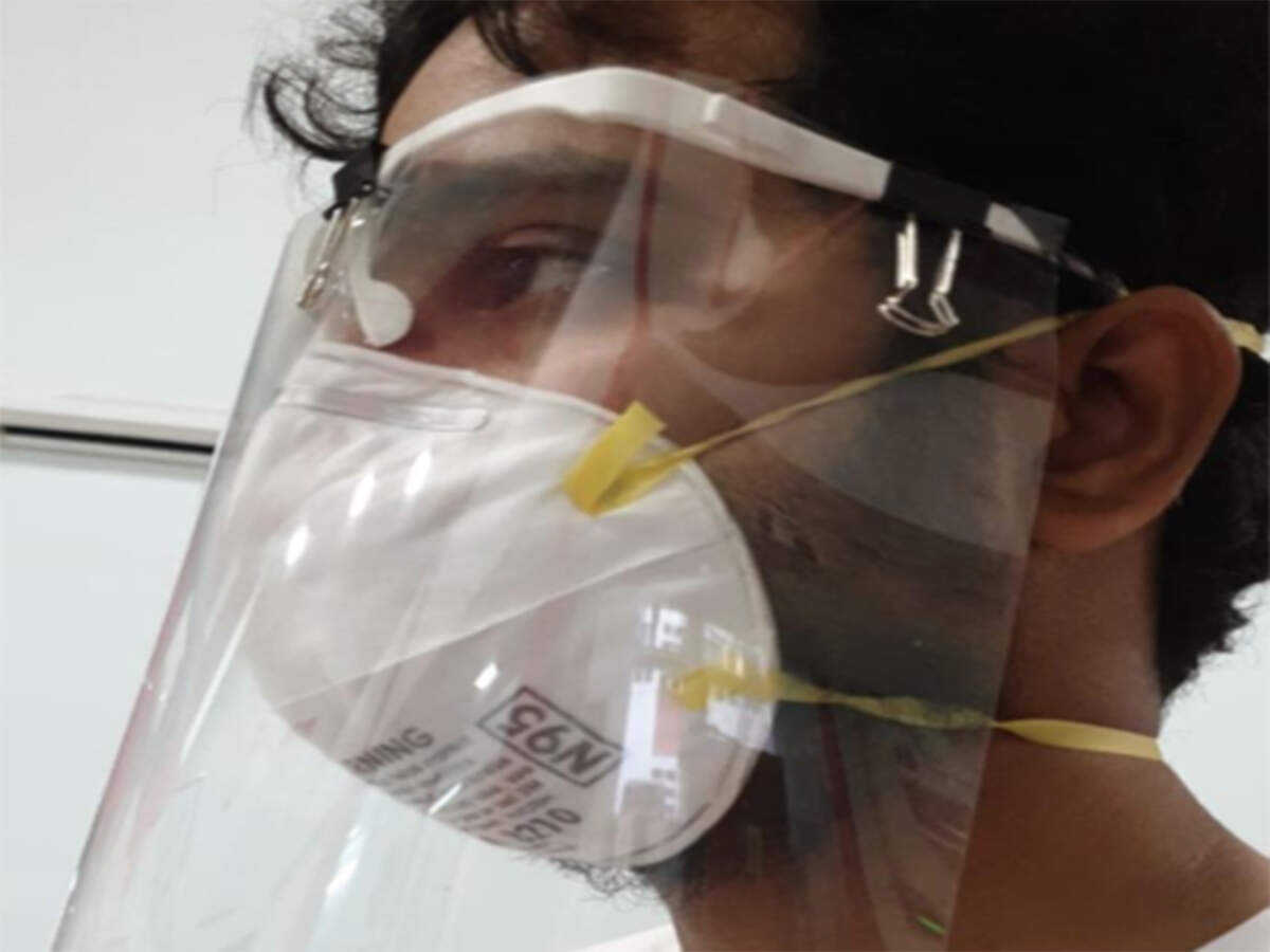 Students make faceshield