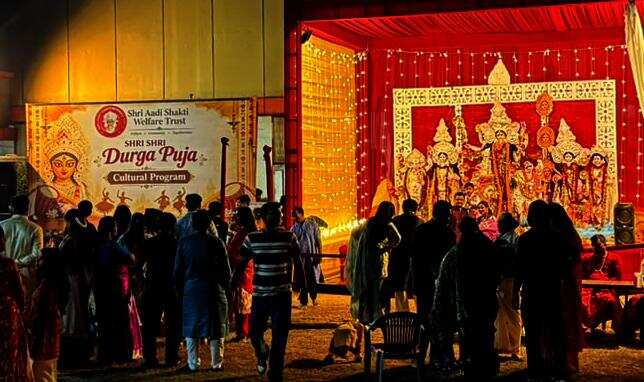 Aadi Shakti Welfare Trust Puja in Malviya Nagar  Devotees observing 2 minute silence for Kolkata pandal mishap (4).jpeg