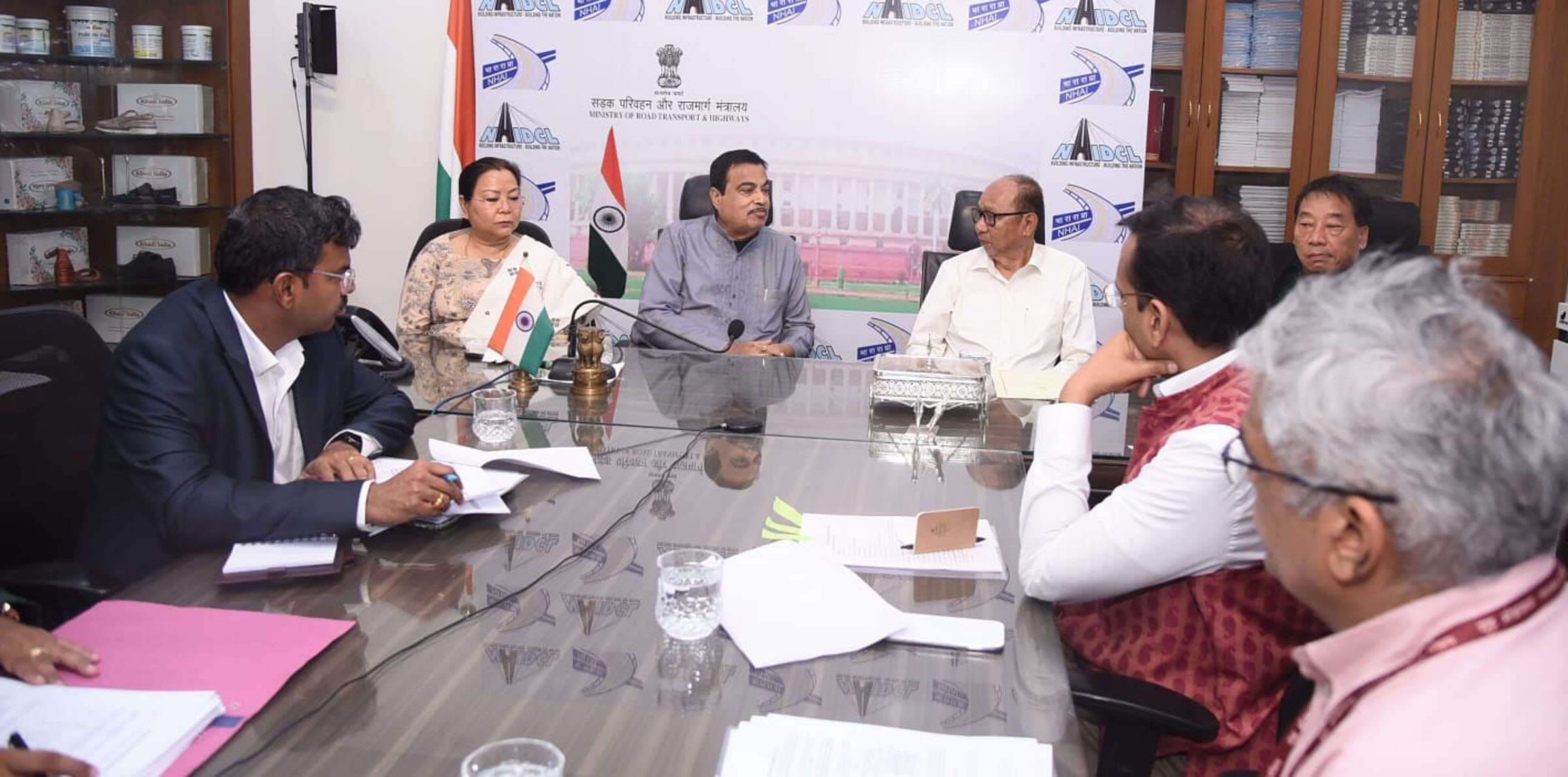 53d9a6c8-92e6-4bb9-bb07-fcdace22c9f3_Manipur_CM_meets_NITIN_GADKARI_4.jpeg