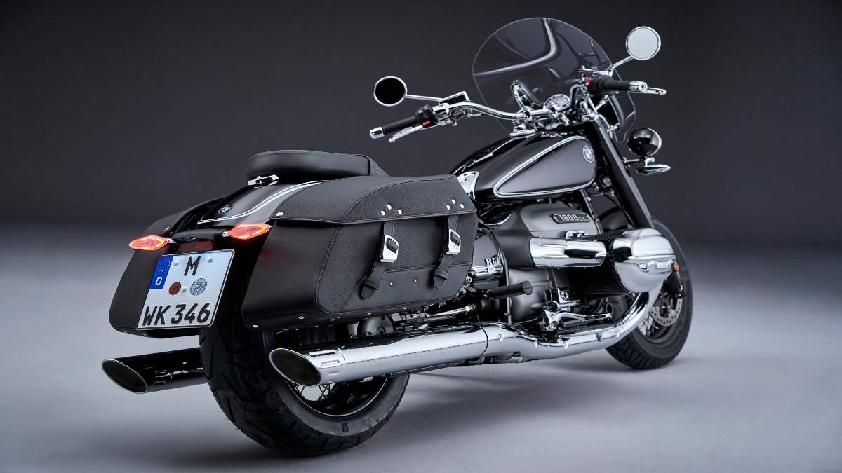 BMW R18 Classic: BMW Motorrad unveils R18 Classic tourer ...
