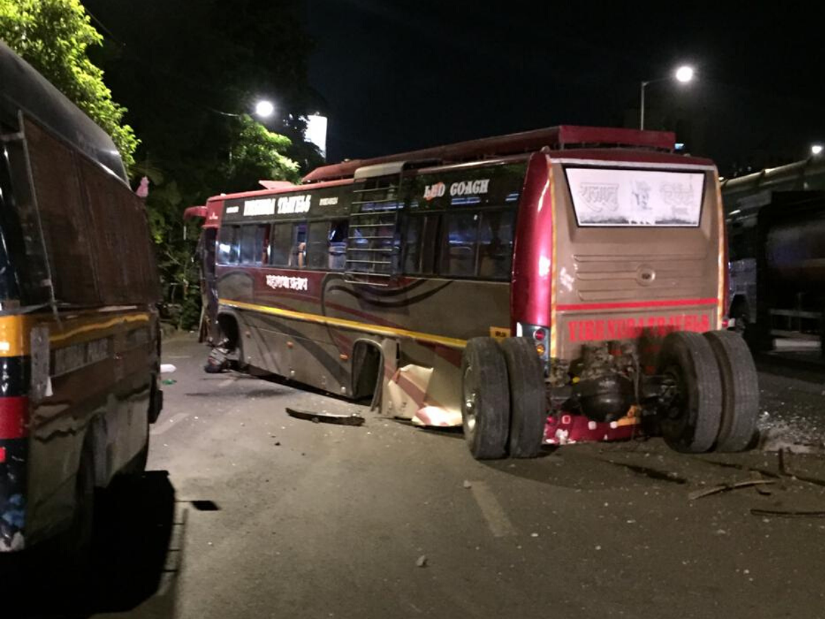 Bus illegally carrying 20 Airoli residents meets with accident on ...