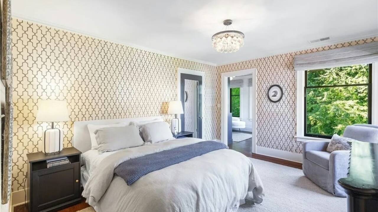 ​<strong>Garth Stein’s Seattle ‘forever home’ hits market for $2.45M</strong>​