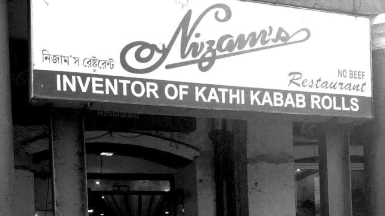 Founded in 1932 by Reza Hassan Saheb, Nizam's became known for its kebabs and parathas.