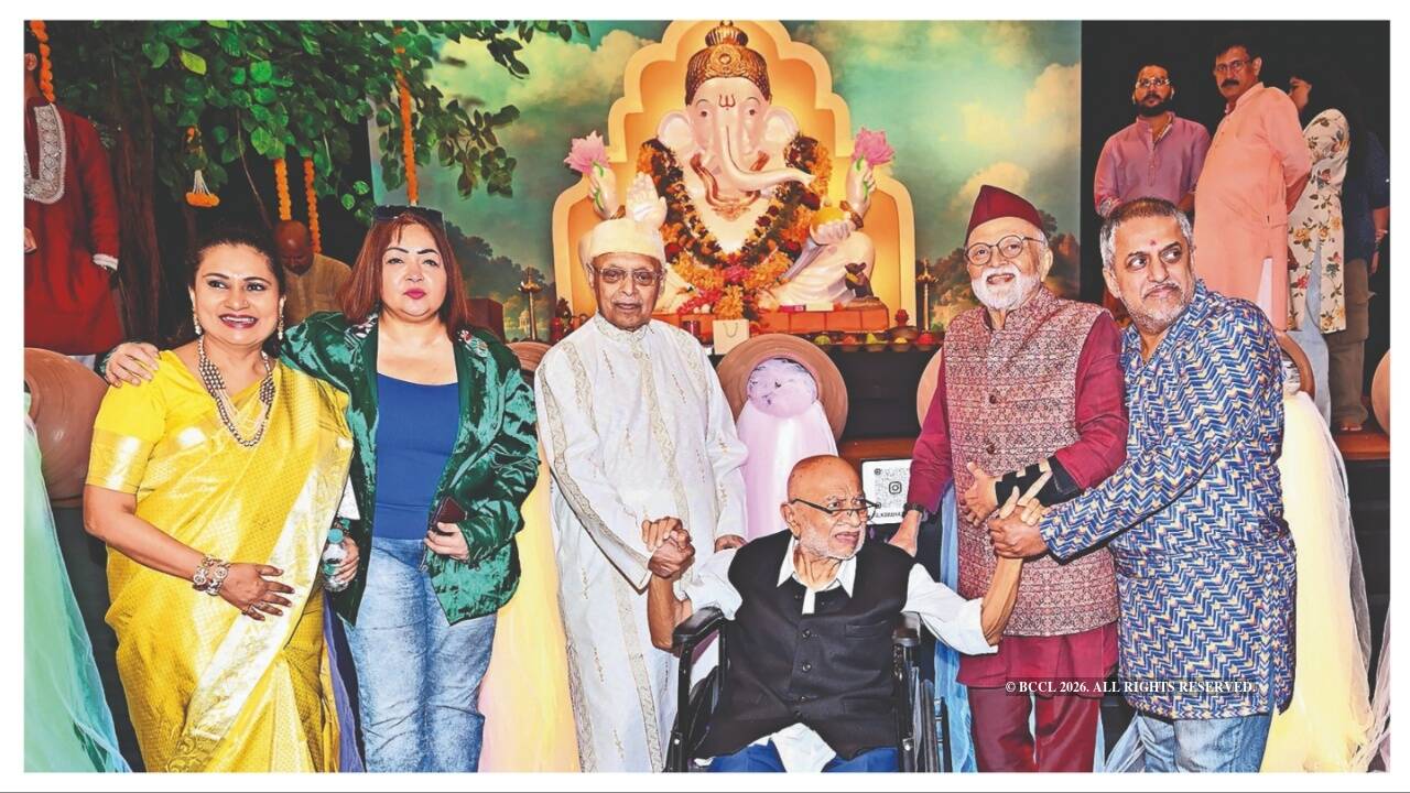 Priya Berde, Sahila Chadha, Kiran Shantaram, Govind Nihalani, Vikas Desai and Rahul Shantaram
