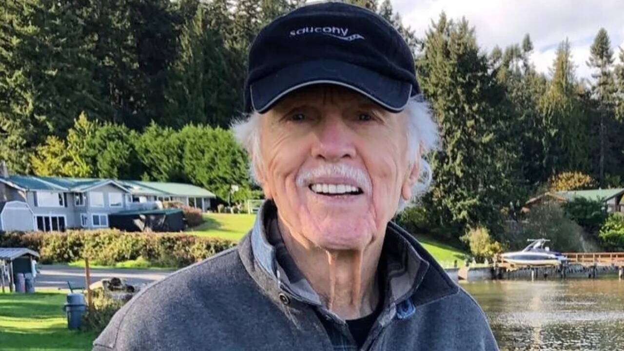 Tom Skerritt (2)