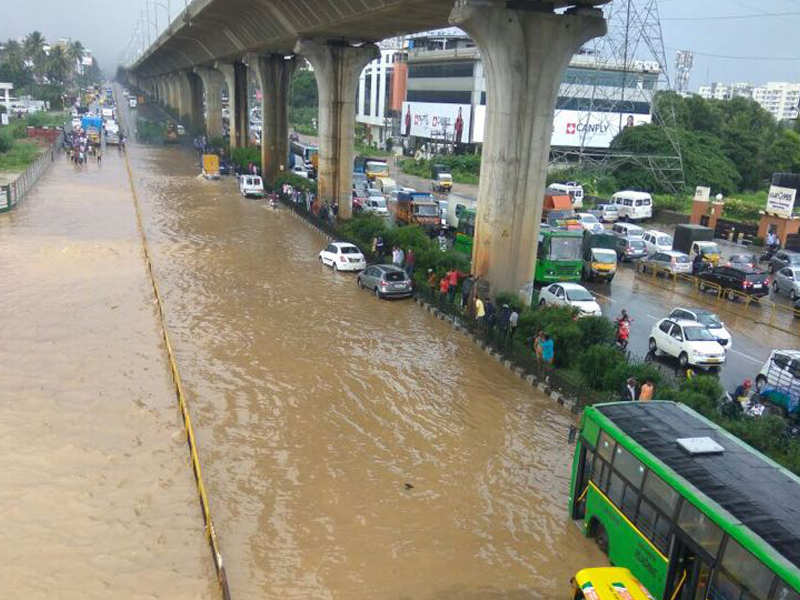 Bangalore weather Heavy rains lash Bangalore again, cause traffic