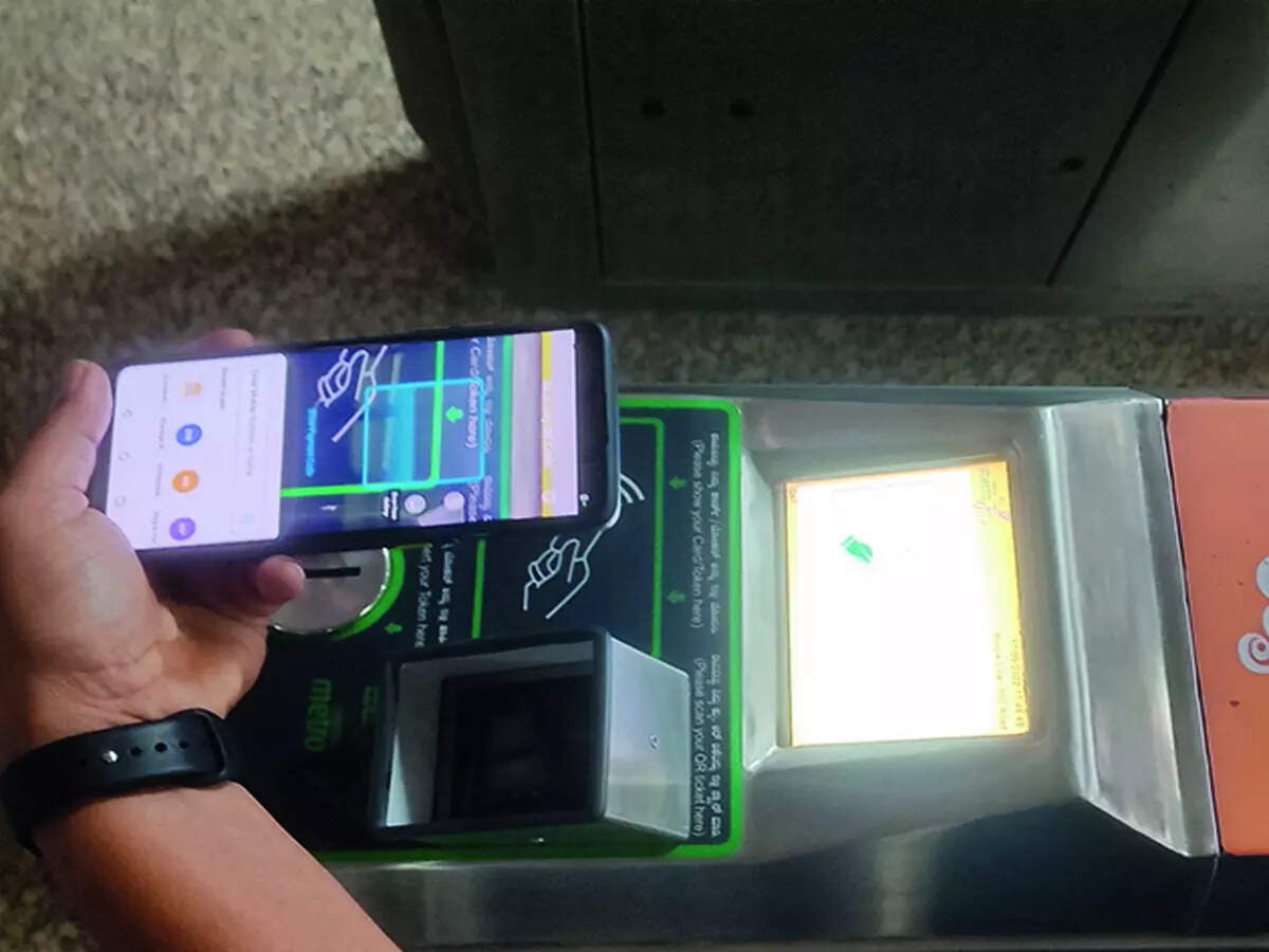 Metro QR-code ticketing to log on to open network