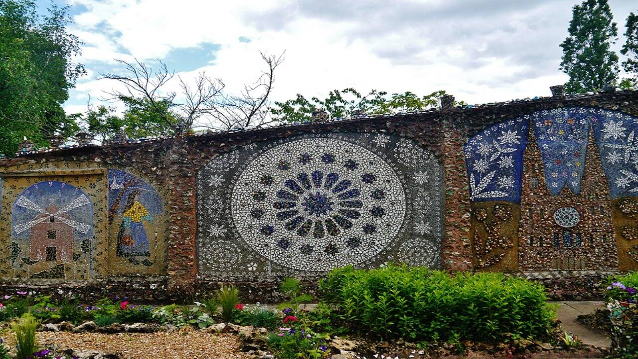 Representative image of Garden of the Picassiette House.