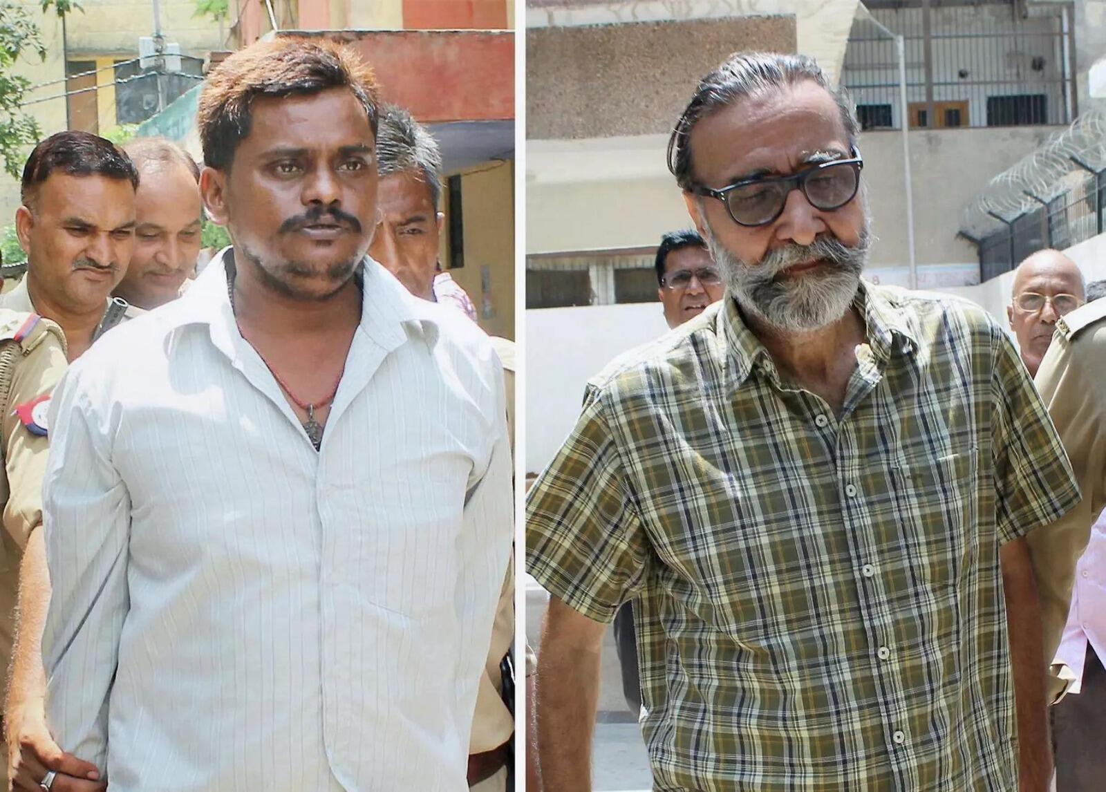 Surendra Koli (L) and Mohinder Pandher after a CBI court awarded death sentence to them in Nithari killing case. (File Photo)