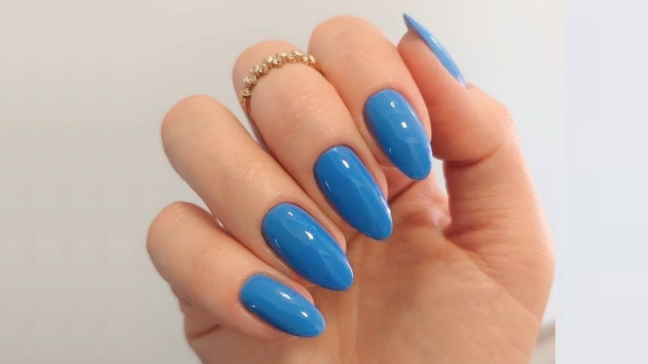 cerulean blue nails