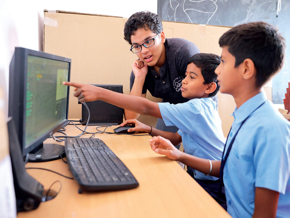 Kakadu Vervreemding Zonsverduistering Two 15-year-olds are teaching basic computing skills to government school  students