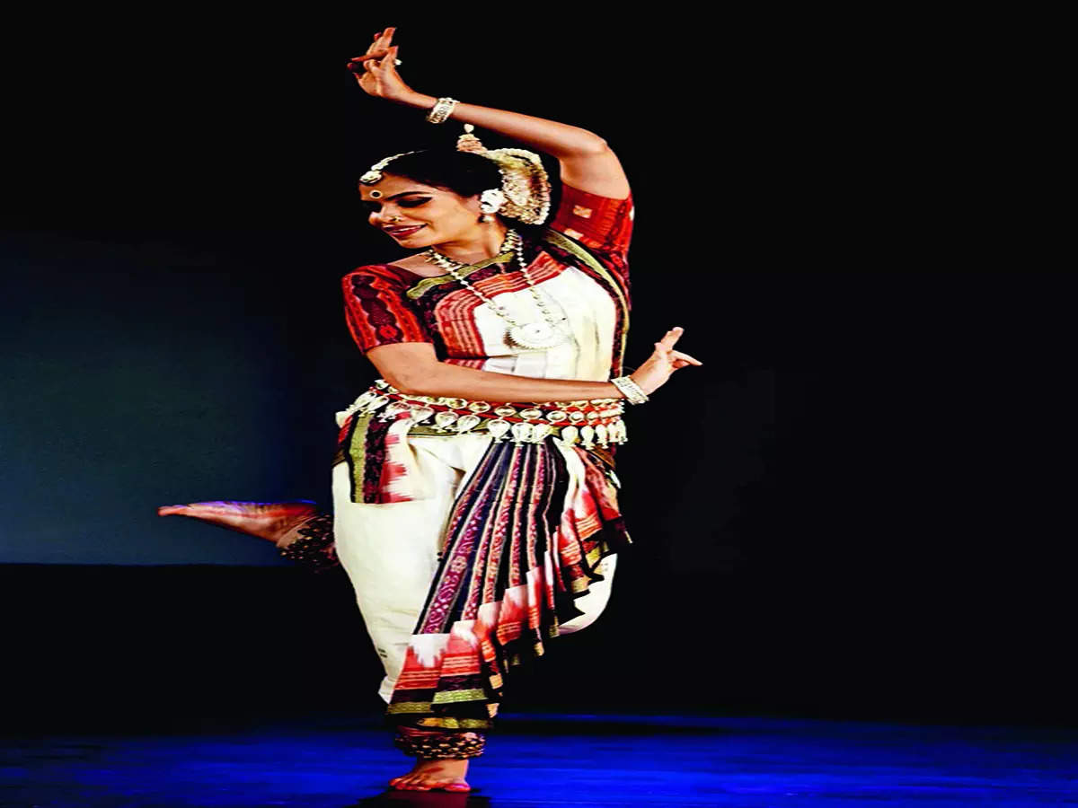 odissi dance poses - Google Search | Dance photography poses, Dance  photography, Indian classical dancer