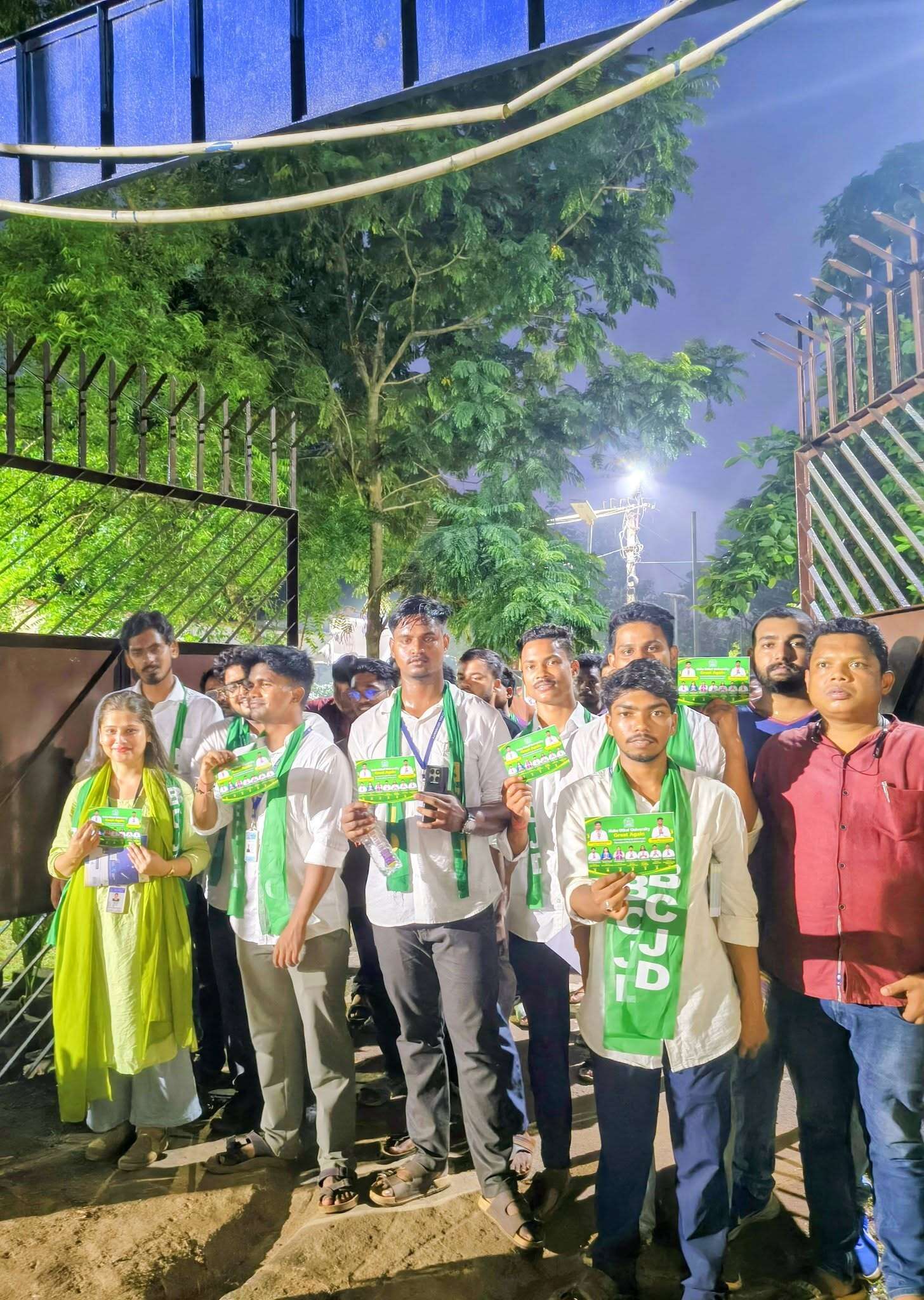 607df2ae-7ce2-45ca-9259-073559b0d36d_PHOTO11Odisha_BCJD_candidates_campaigning_near_Ladies_hostel_of_Utkal_Univewrsity_1.jpg