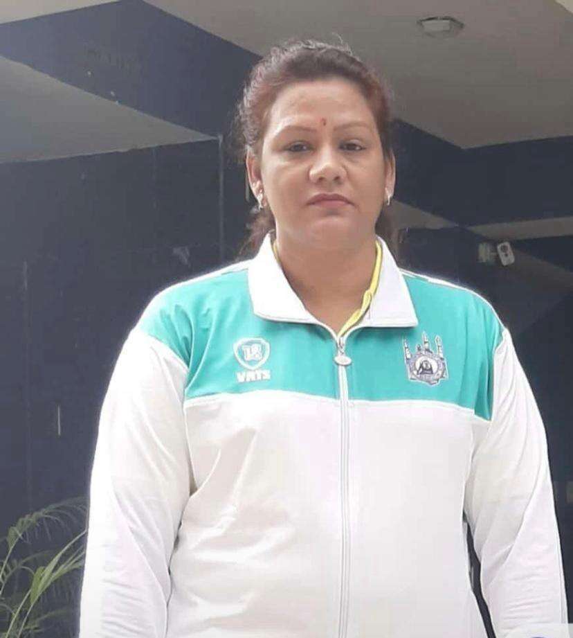 NEETA-coach.jpg