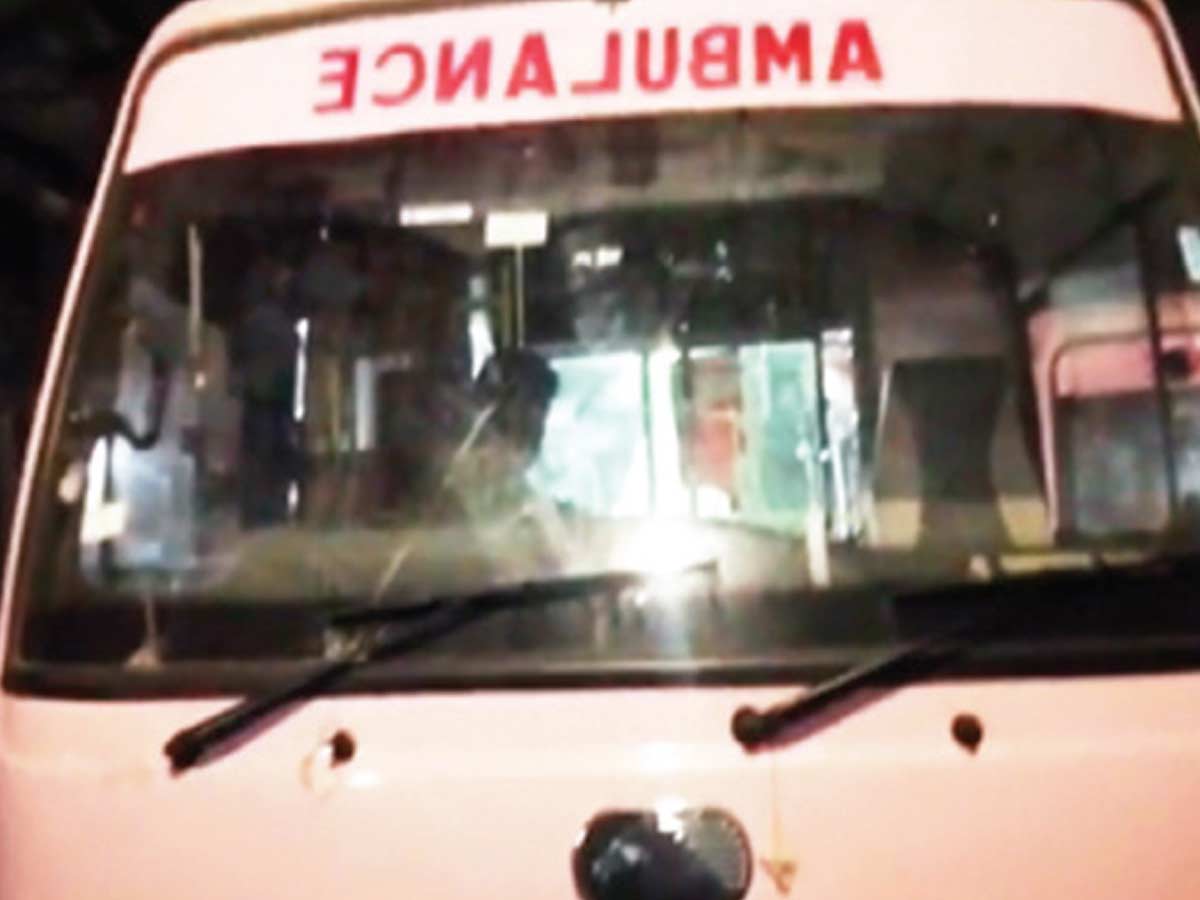 Cops stop Andhra ambulances, 2 die - Vimarsana News