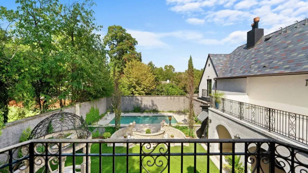 Dallas castle seeks a buyer