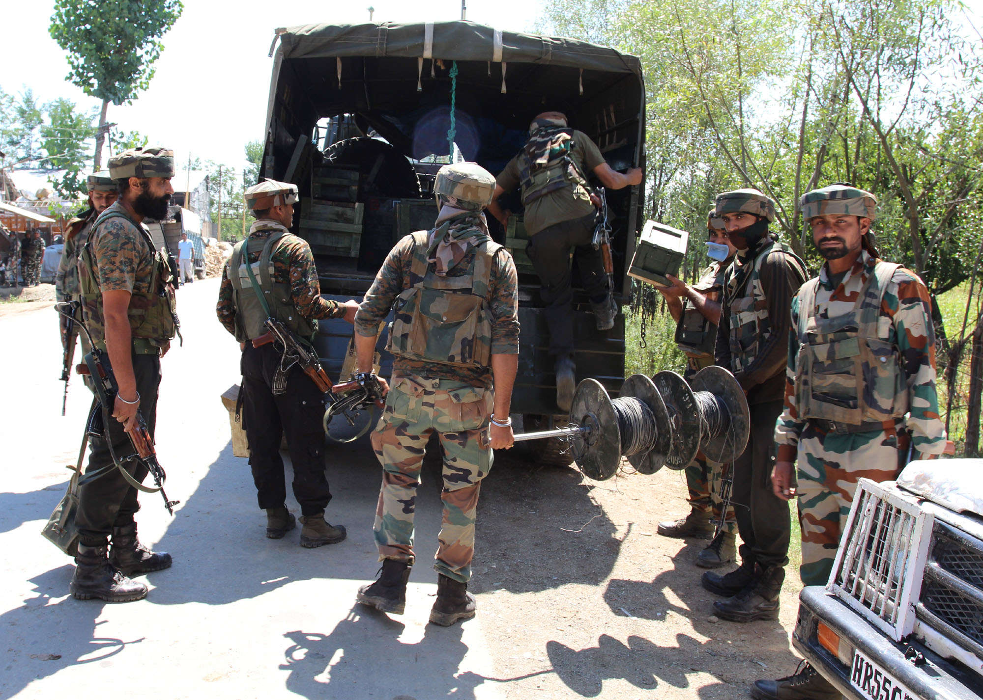 Sopore encounter: Security forces gun down 2 Hizbul Mujahideen terrorists, 2 CRPF men injured in Qazigund grenade attack