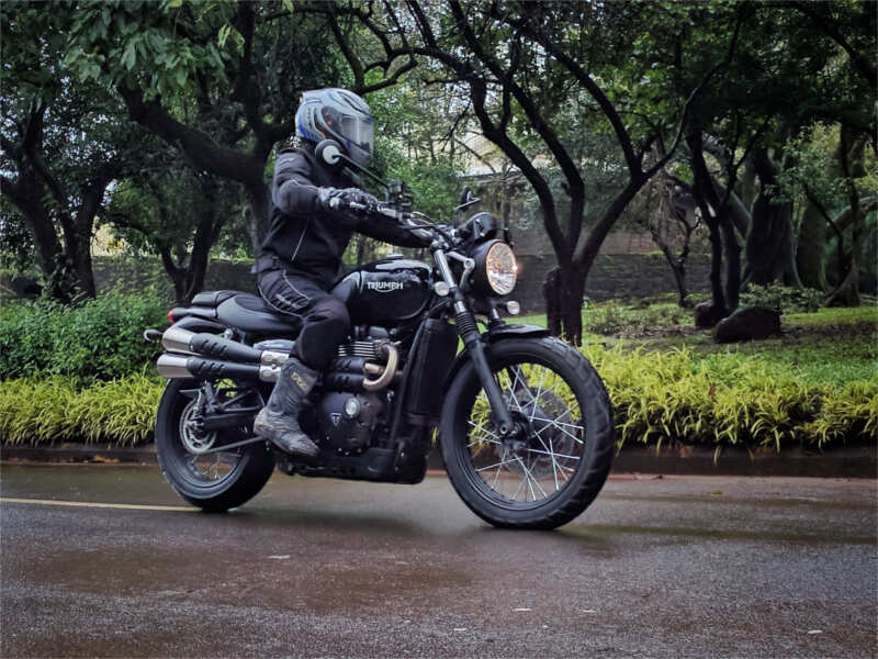 Triumph Street Scrambler Review 17 Triumph Street Scrambler First Ride Impression Times Of India
