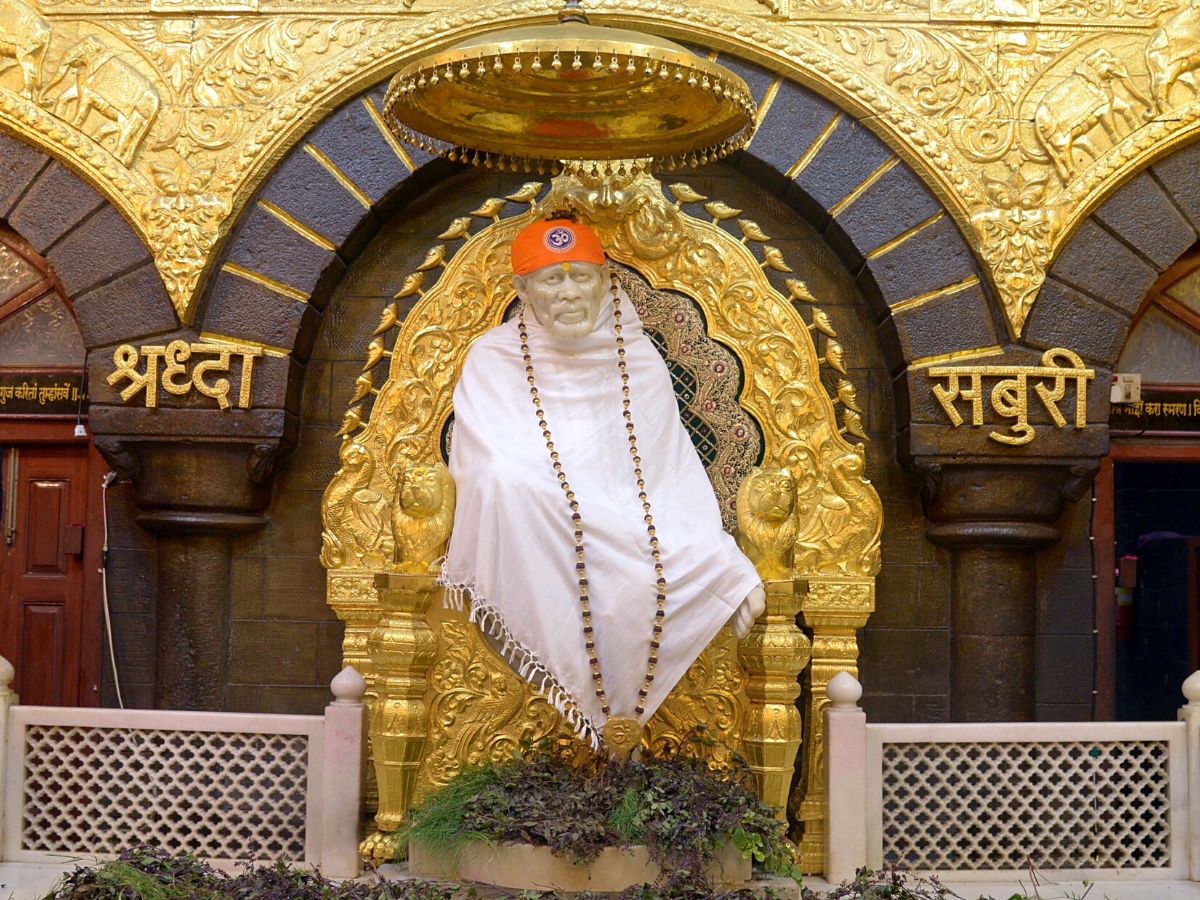 Claiming Sai Baba was first spotted in Aurangabad's Dhoopkheda ...