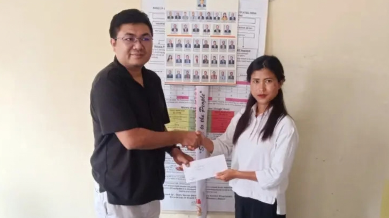 Local MLA congratulating Lalrithangi for the honor