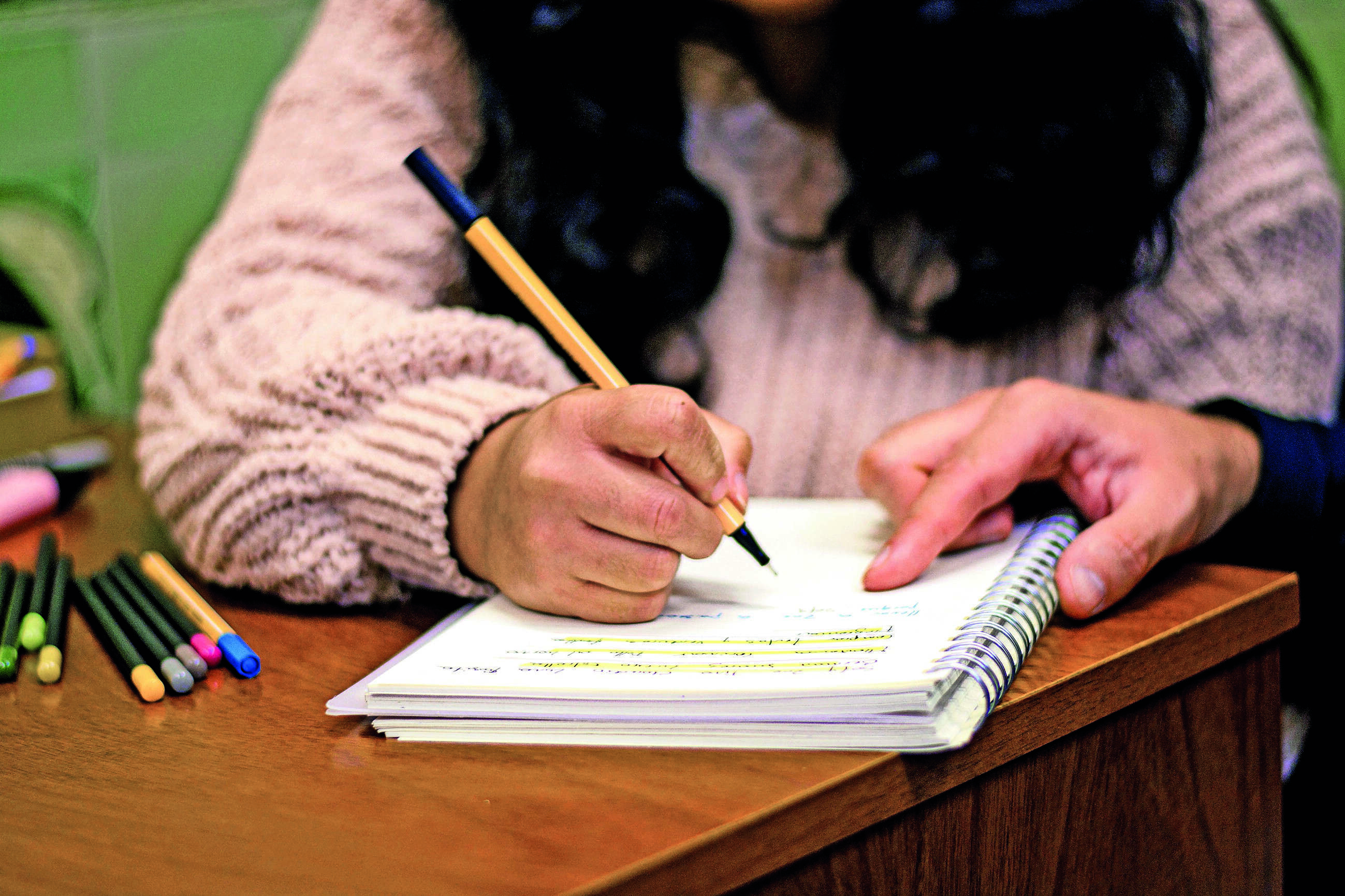 Understanding Left-Handedness: Myths, Facts, and Neurological Insights