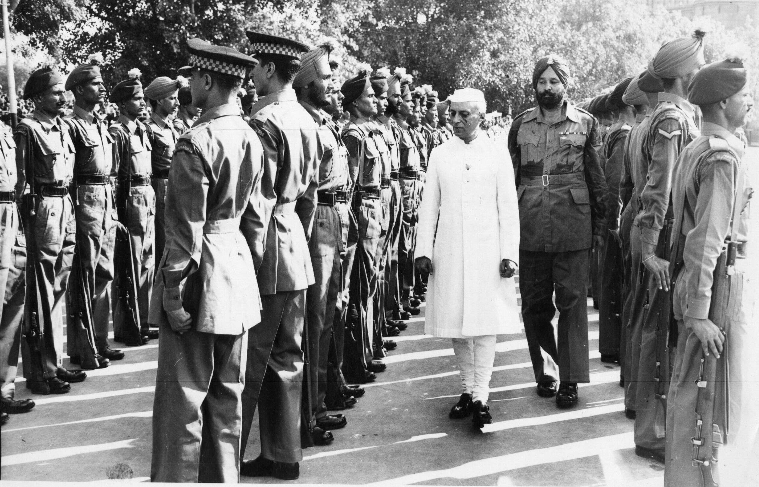 Nehru and the Tri-Services<br>