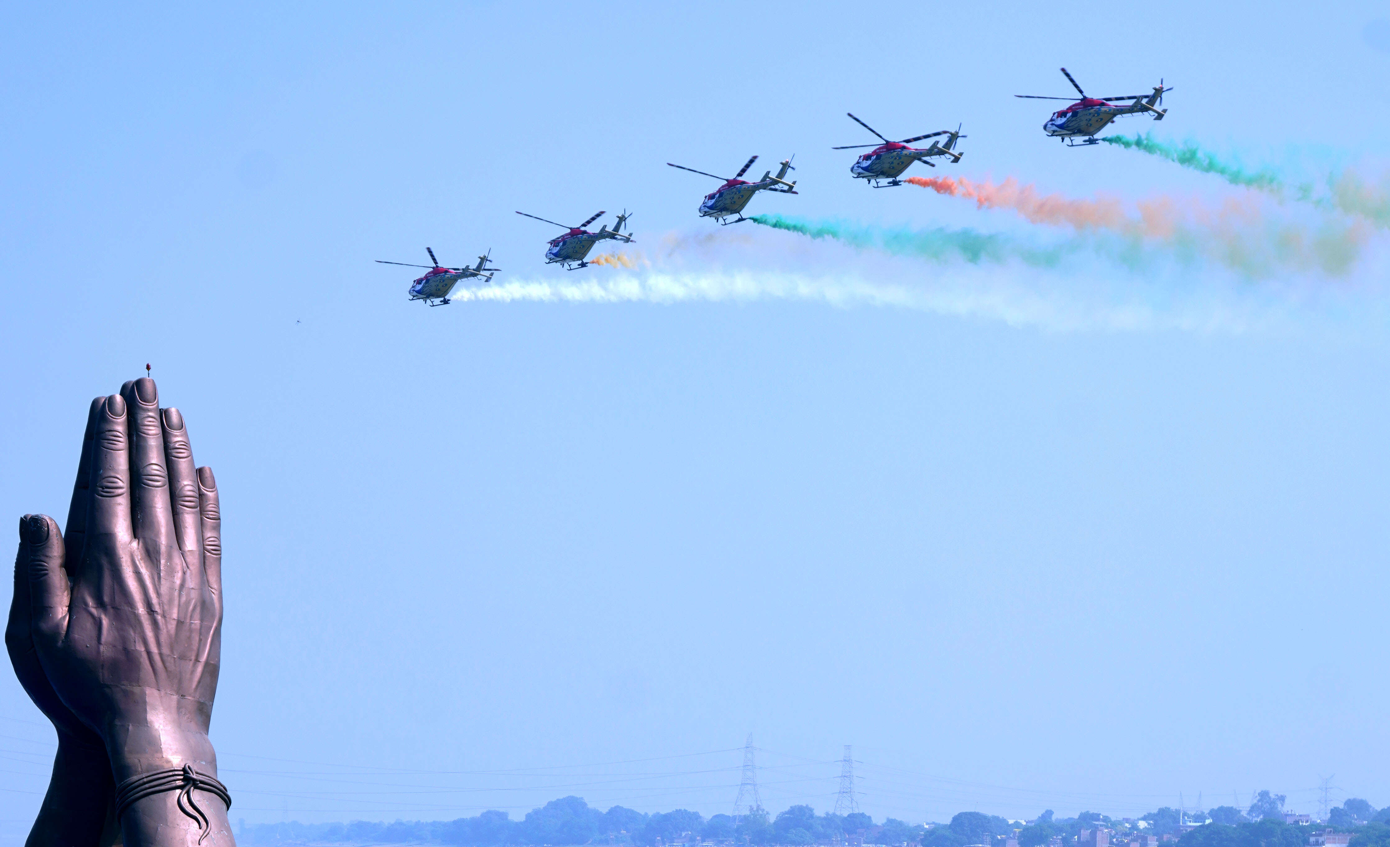 Over 100 IAF aircraft paint a spiritual spectacle over Namo Ghat, Modi ...