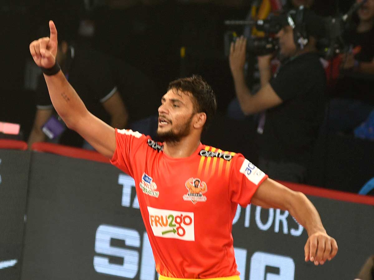 Ajay Thakur: Pro Kabaddi League: Giants retain Sachin, Sunil