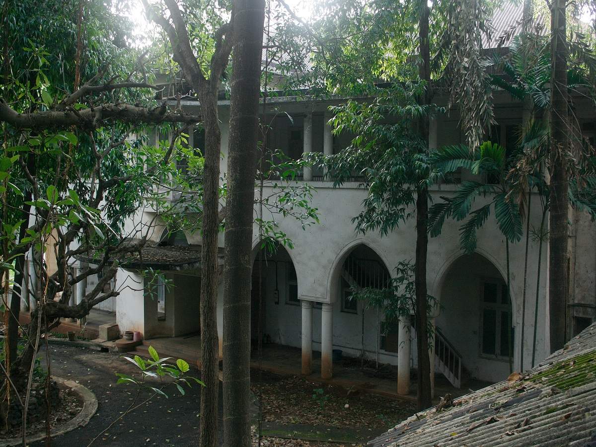 16+ Jinnah House Images