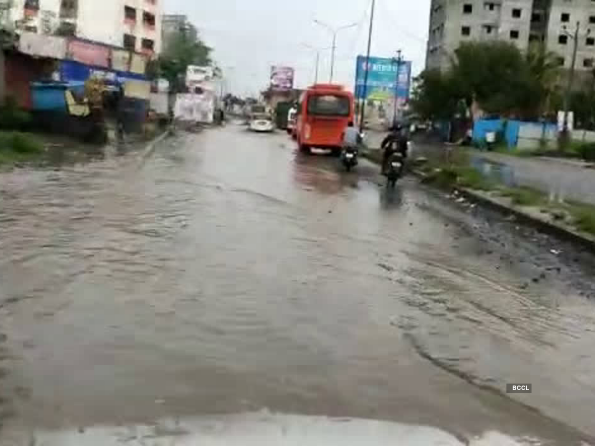 Watch: Heavy Traffic On Pune-ahmednagar Road As Drain Overflows In Wagholi