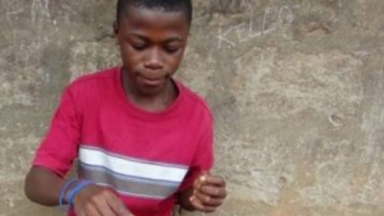 Meet Kelvin Doe the 13-year-old who built machines from discarded materials<br>