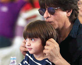 Shah Rukh Khan, AbRam play games on the set of Aanand L Rai’s next