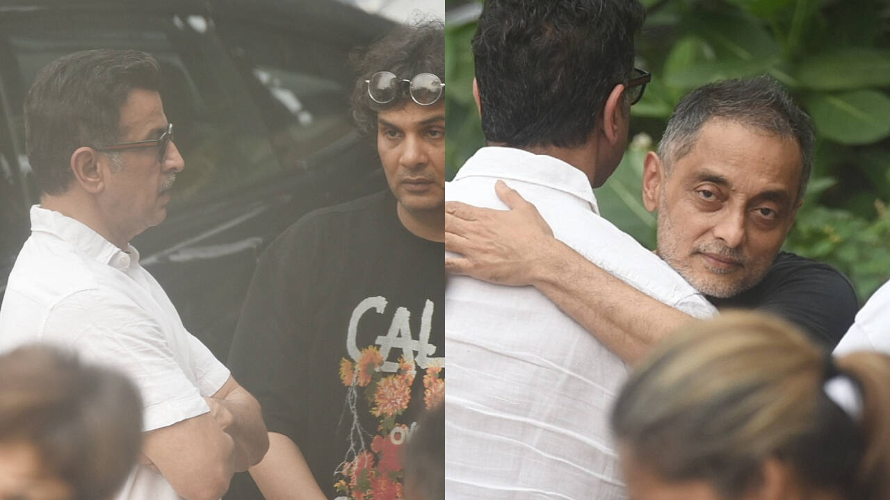 Celebs at Sanjay Gupta's residence 2