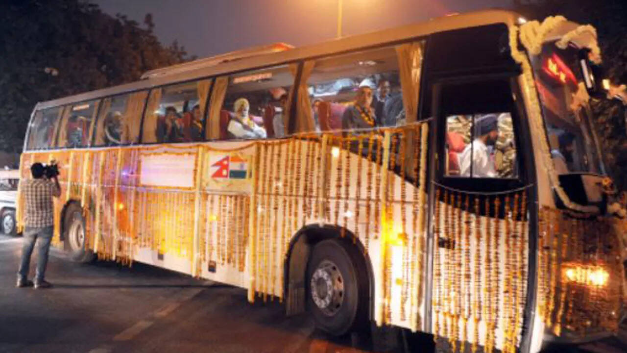 FILE: Delhi-Kathmandu bus — Piyal Bhattacharjee (TOI)