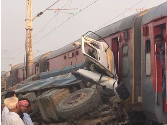 Kaifiyat Express derails in Auraiya district of UP, 25 injured