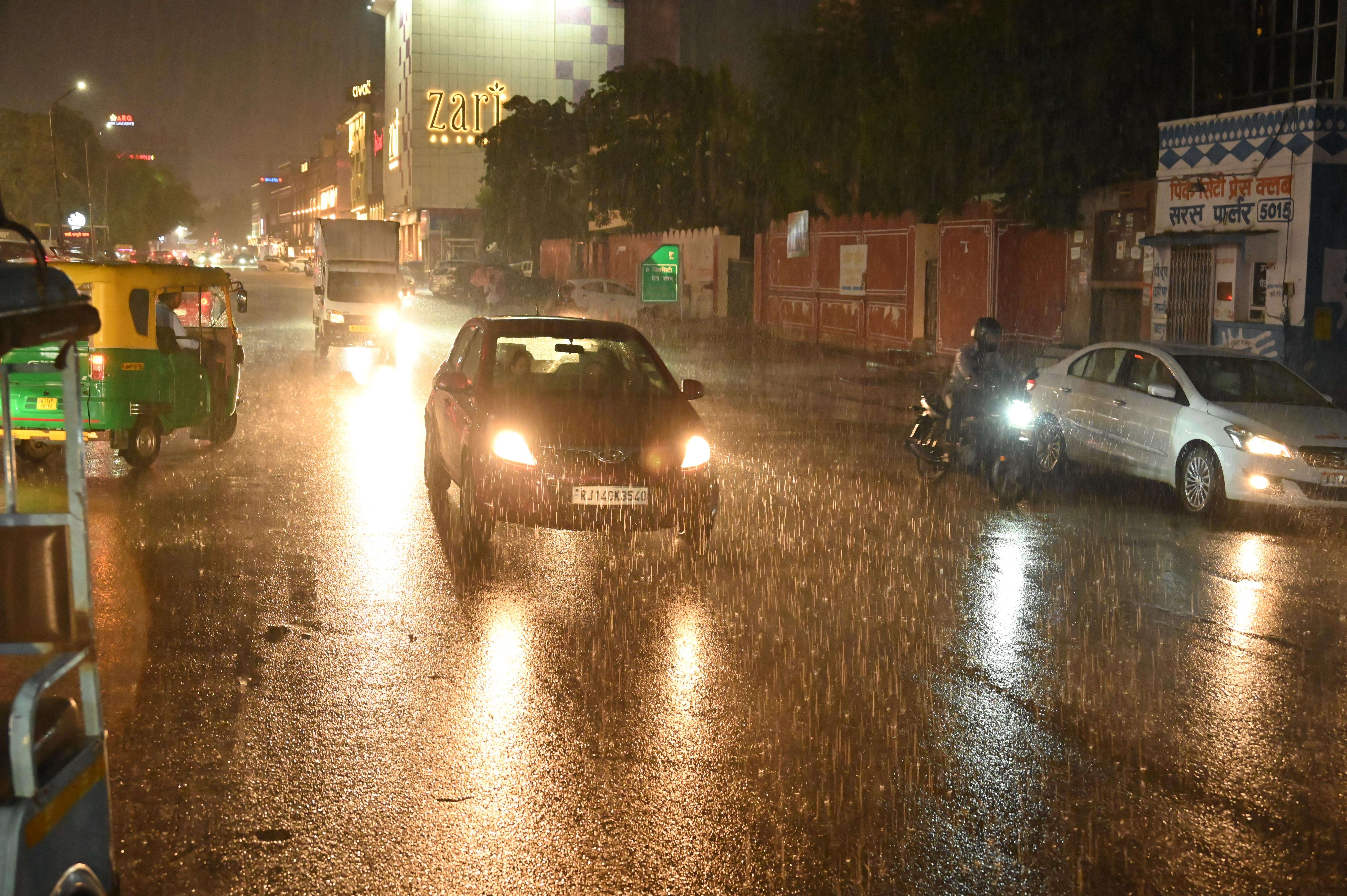 Rain in the city (1).jpeg