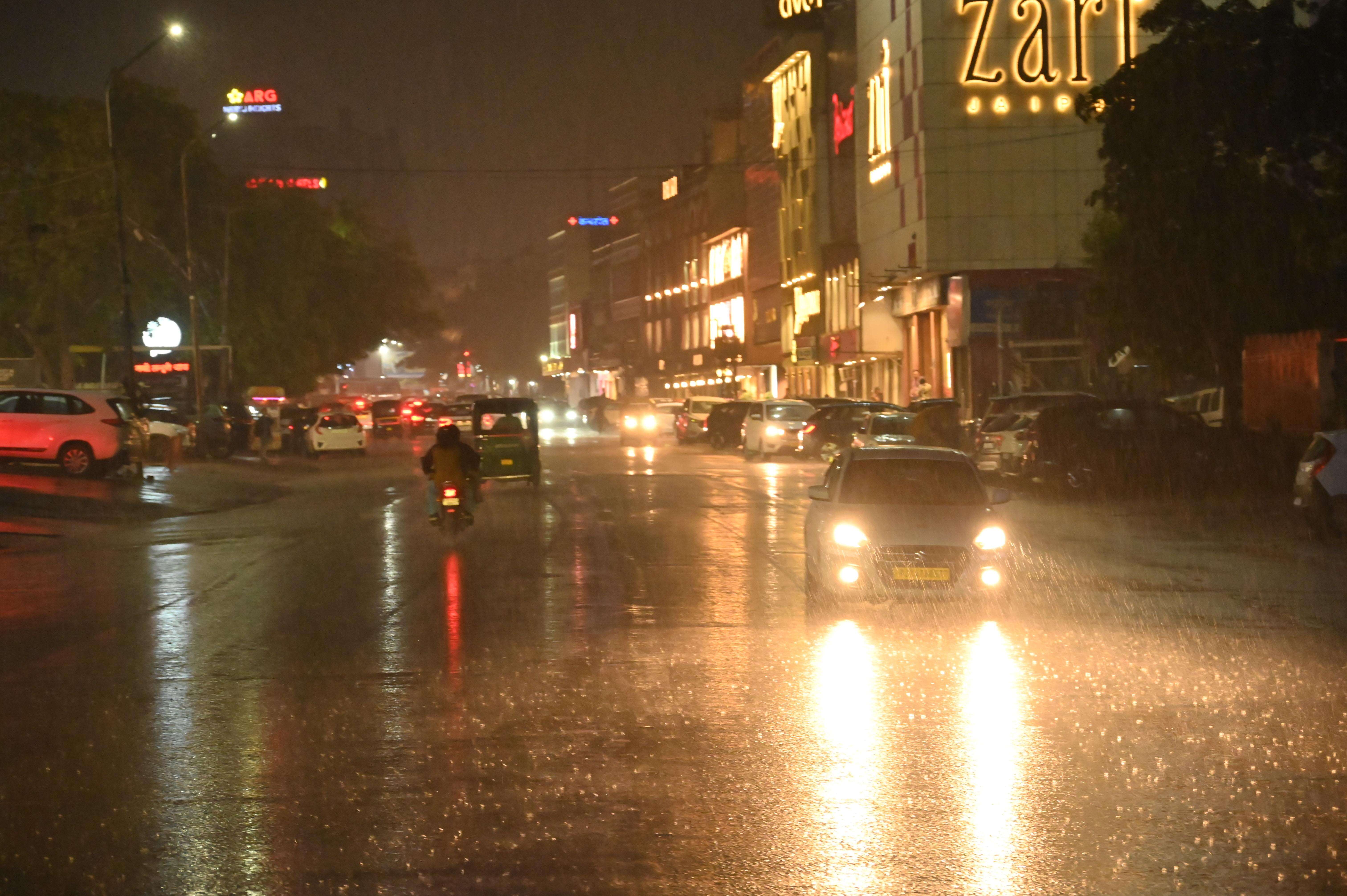 Rain in the city (5).jpeg