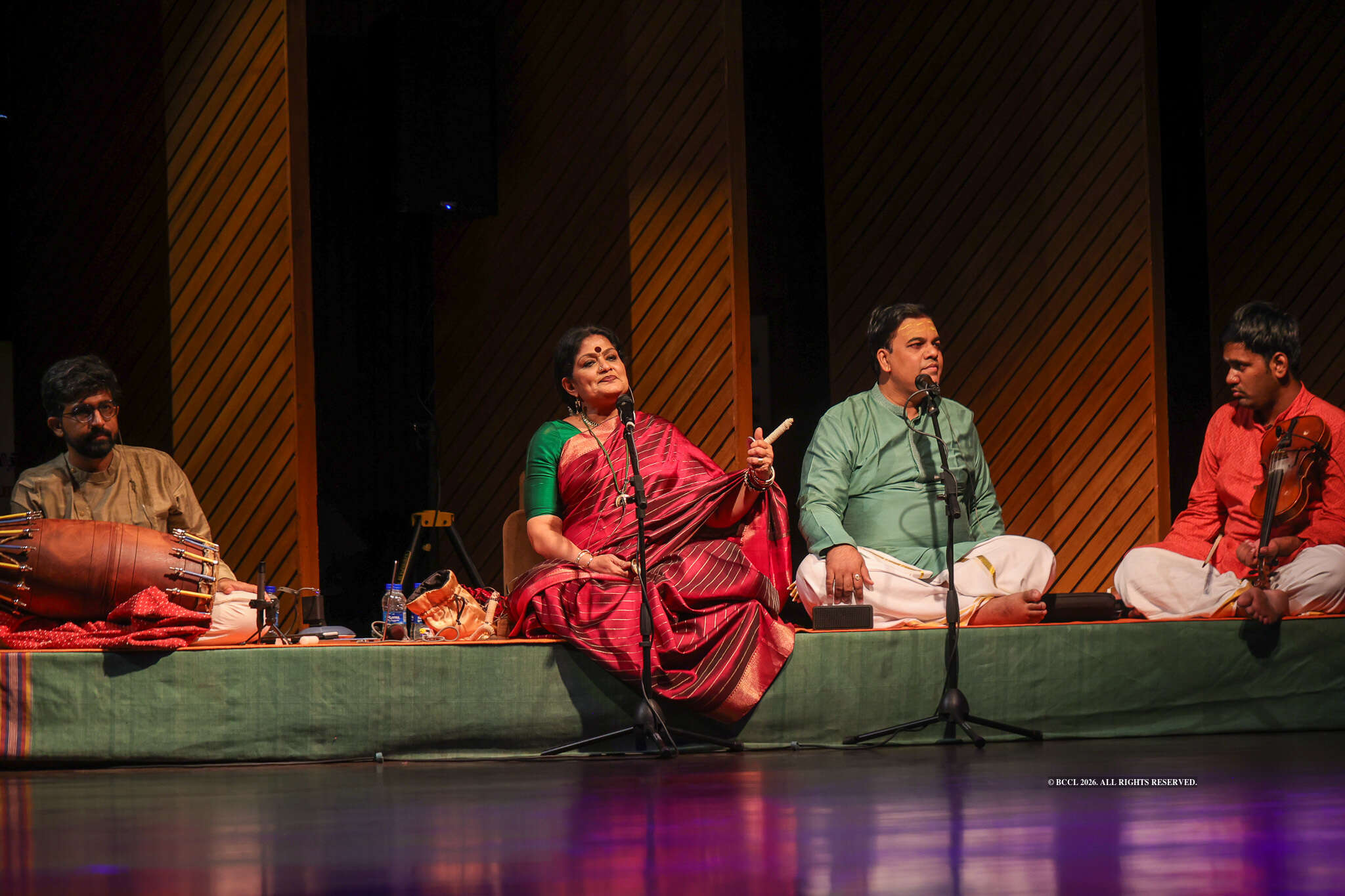 Geeta Chandran as the nattuvnar