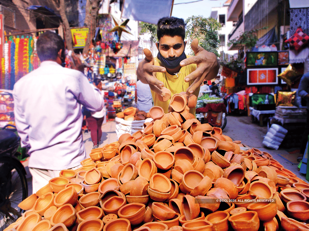 Aasim, a young diya seller, shares that while last year he would earn around Rs 1000 on days ahead of Diwali, this time it was barely Rs 200 a day