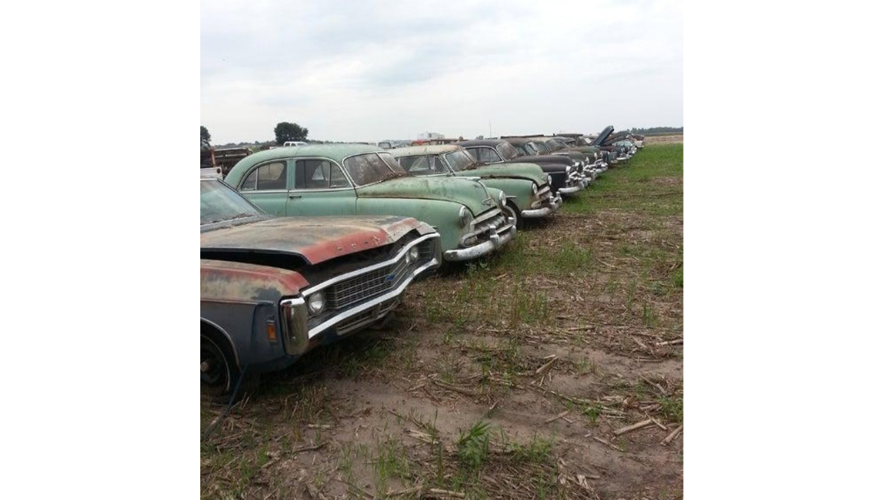​Nebraska couple's 350-vehicle Chevrolet collection faces auction<br>
