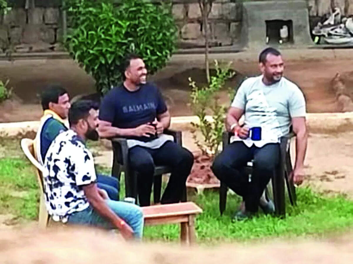 Darshan's Prison Photo Sparks Outrage, Demands Investigation