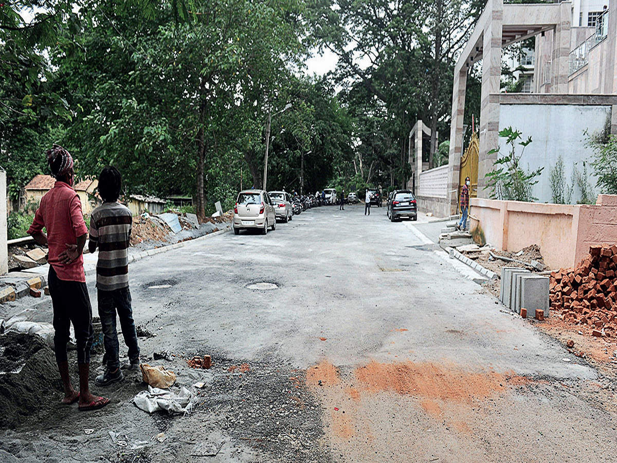 A Battered Road In Cbd S Tony Locality Dispatchist Com