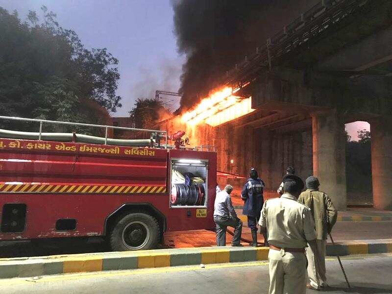 Fire at railway track Fire beside tracks delays several trains
