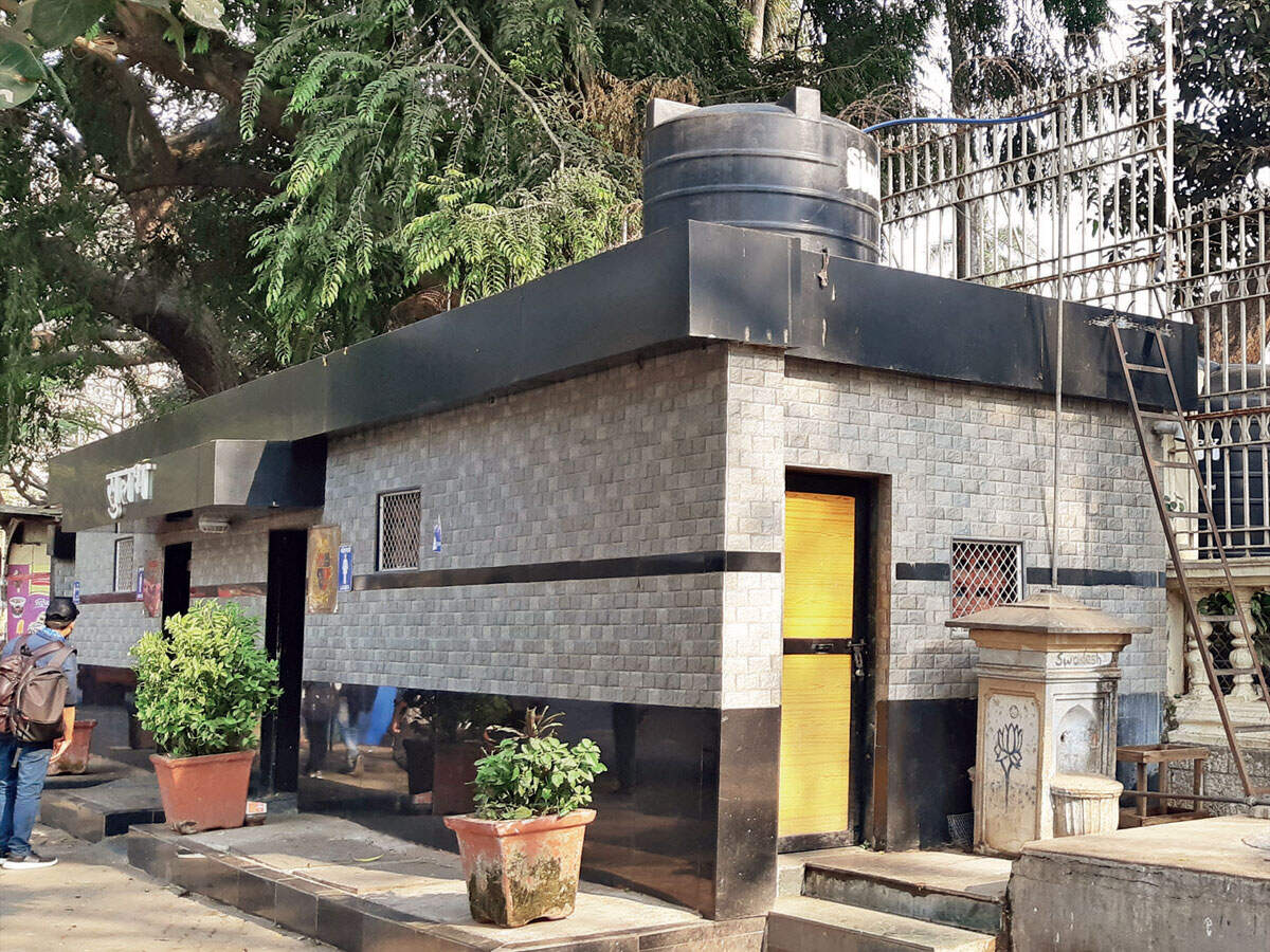 Drinking water fountain awaits restoration