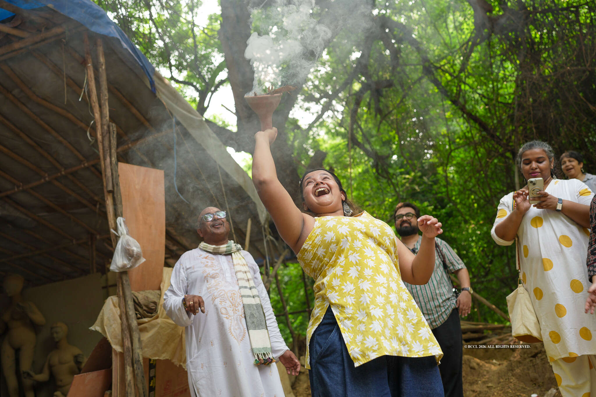 During one of the walks, participants also learnt how to do dhunuchi naach, adding a more festive note to a walk that had largely focused on what happens before the celebrations begin