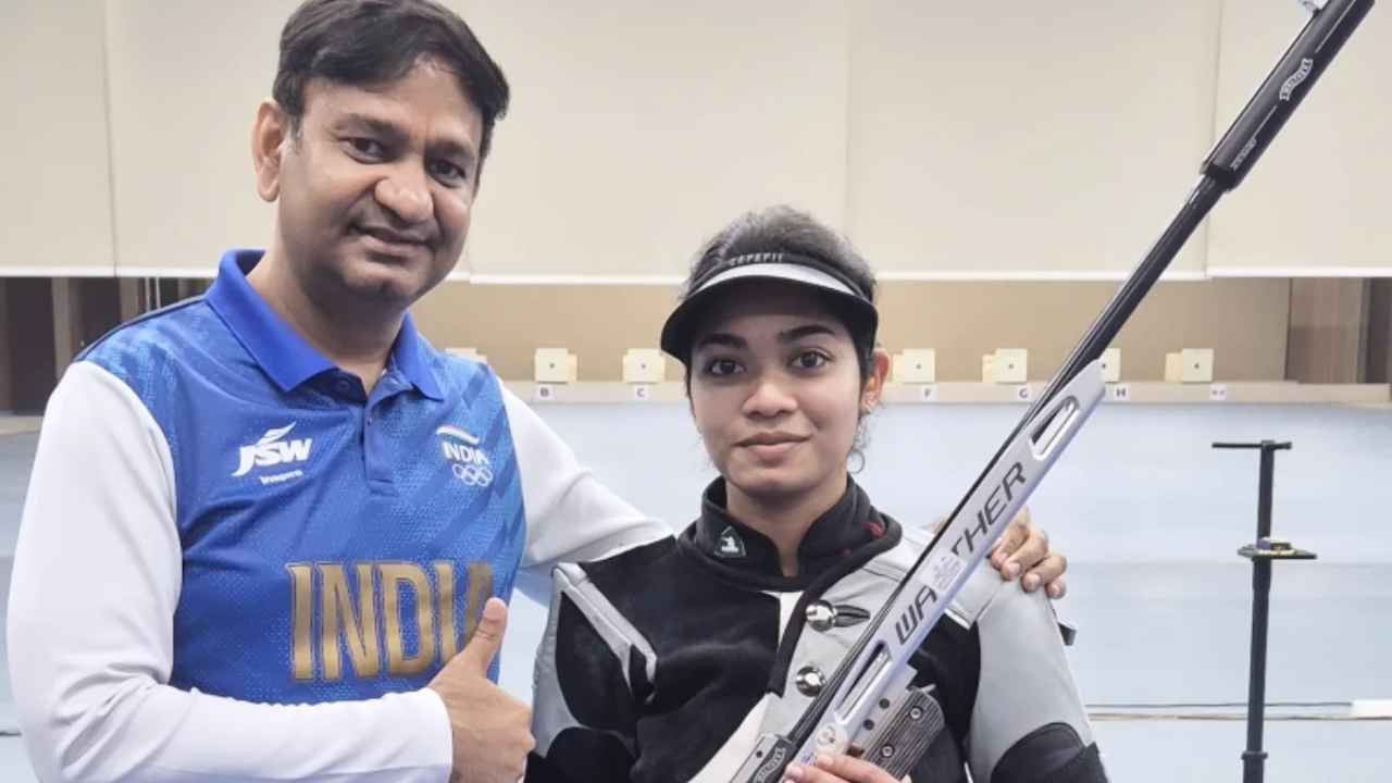 Coach Manoj Kumar helped her adapt to a lighter rifle that she now uses in competition.<br>