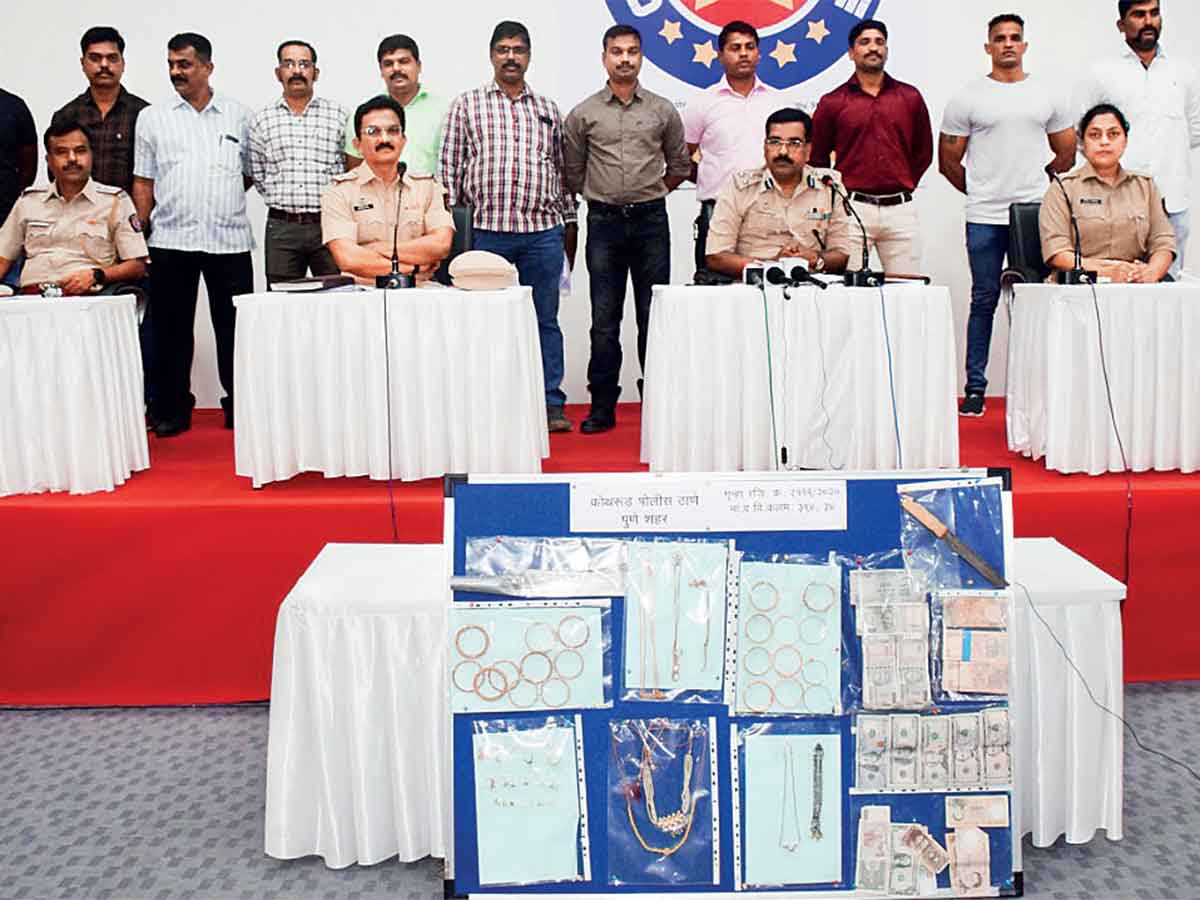 Elderly couple robbed by former caretaker - Vimarsana News