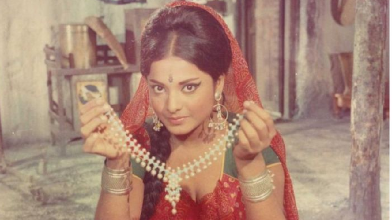 Rekha during a scene of her film "Savan Bhadon."
